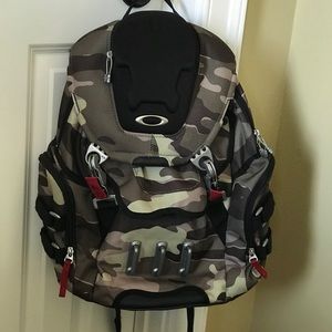Oakley kitchen sink backpack